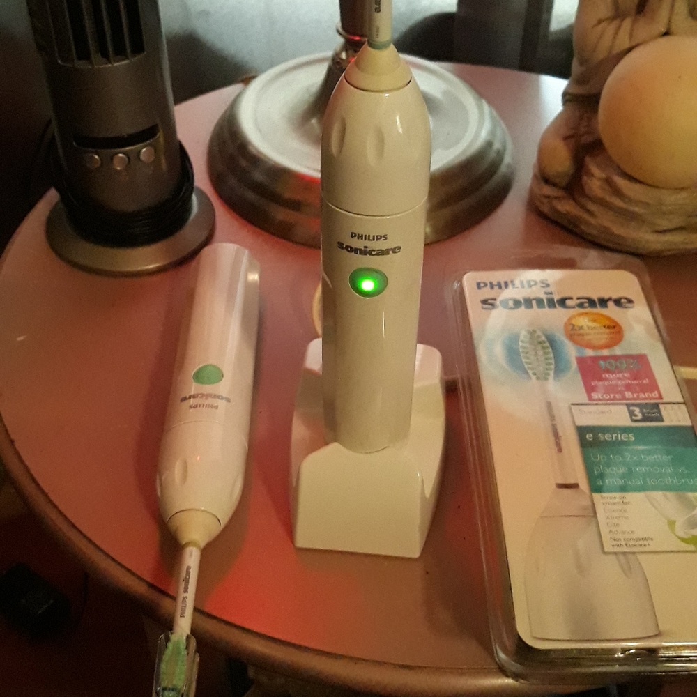 Pair of brand new Phillips sonicare electric toothbrushes